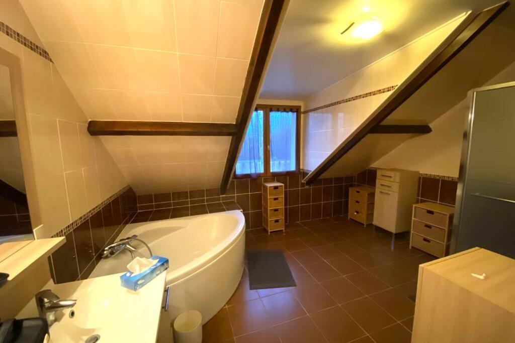 La Clairiere, Villa 30 Pers, Proche Disney/Paris Tournan-en-Brie Exterior photo